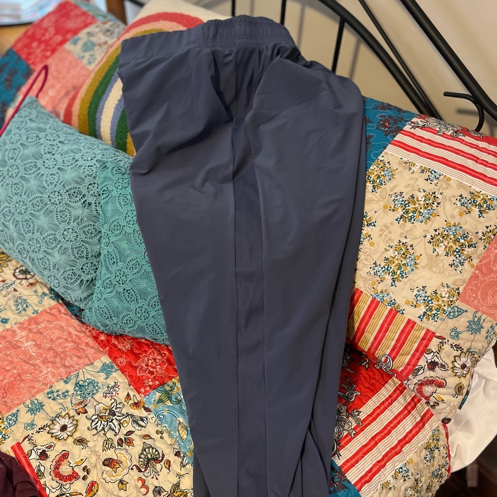 Athleta Brooklyn Joggers with Classic Design and Smooth Fabric 20 Blue EUC